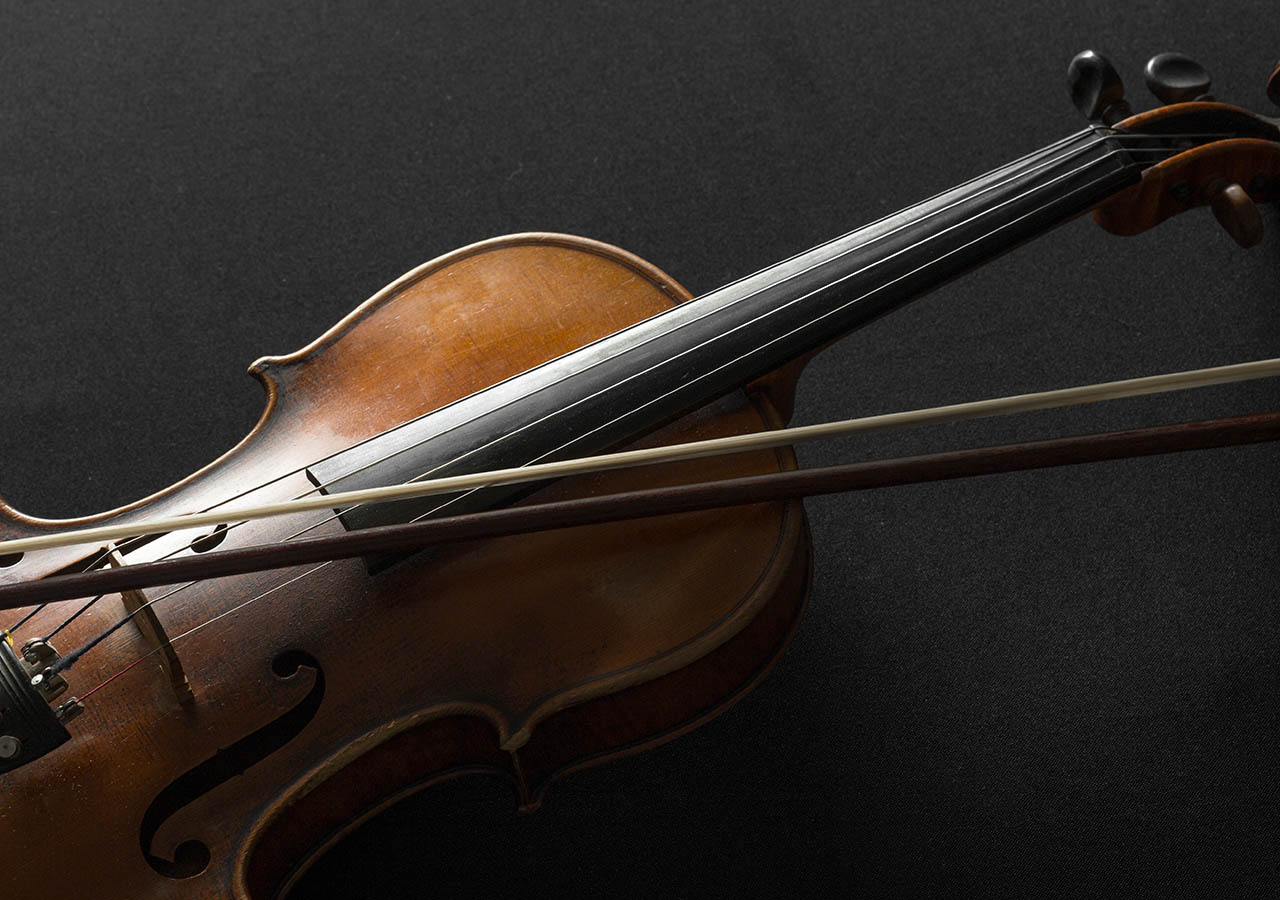 Makna lagu Indonesia Raya karya WR Supratman, sejarah, arti, dan lirik lengkap lagu kebangsaan Indonesia yang menginspirasi persatuan bangsa.