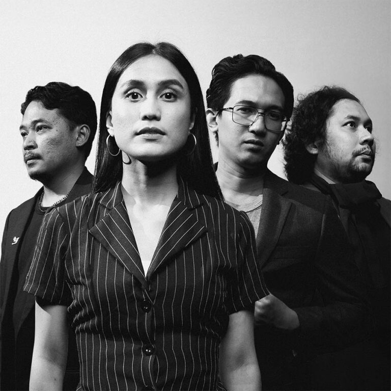 video klip 1/3 Malam 3PM On The Rooftop